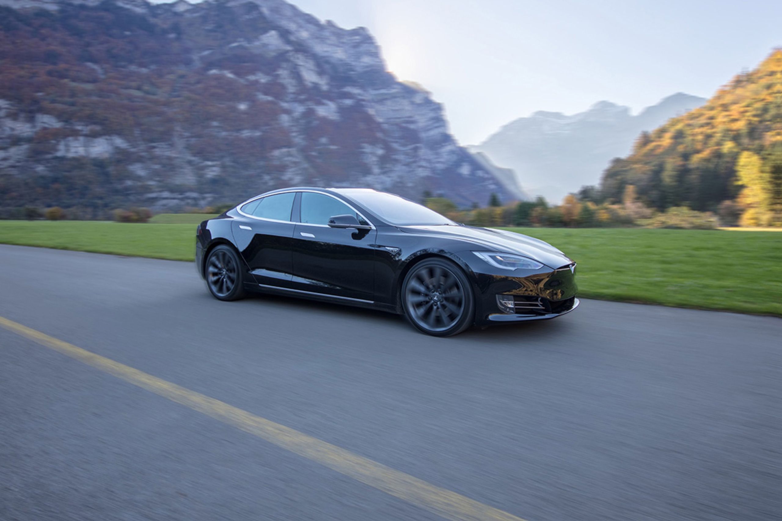 Tesla in den Alpen